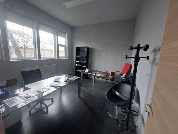 Delfinariu, spatiu 289 mp., ideal birouri/sali de curs etc., parcare - 9