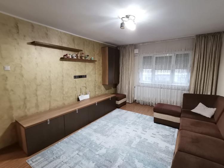 Inchiriez apartament - 3