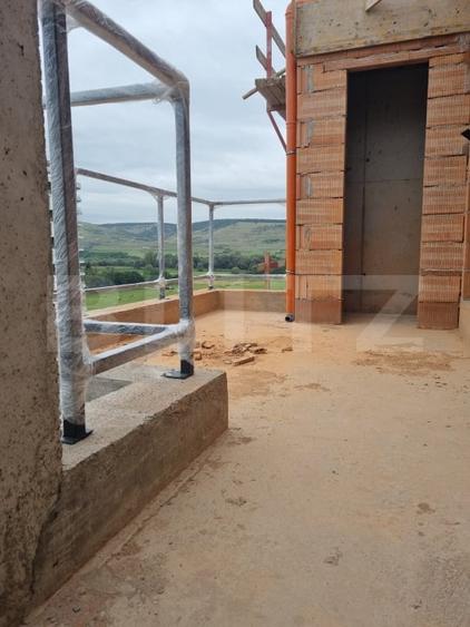 Oportunitate investitie! 2 camere, 37 mp, terasa 16 mp, zona Spitalului Regional - 4