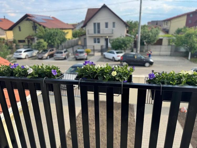 Casă cu 6 camere cu Teren 601 Mp în Moșnița Nouă