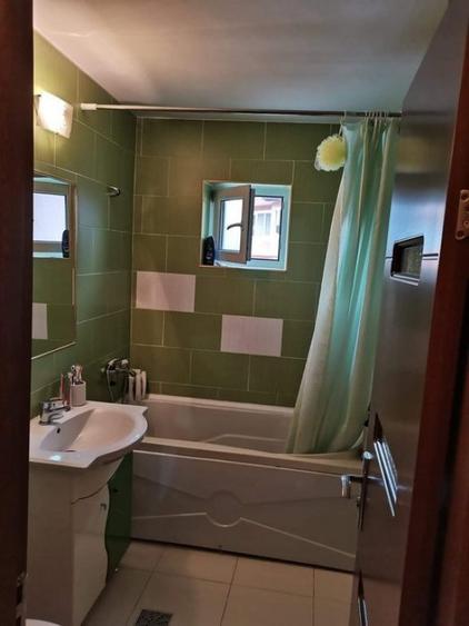 Apartament cu doua camere, decomandat - 1