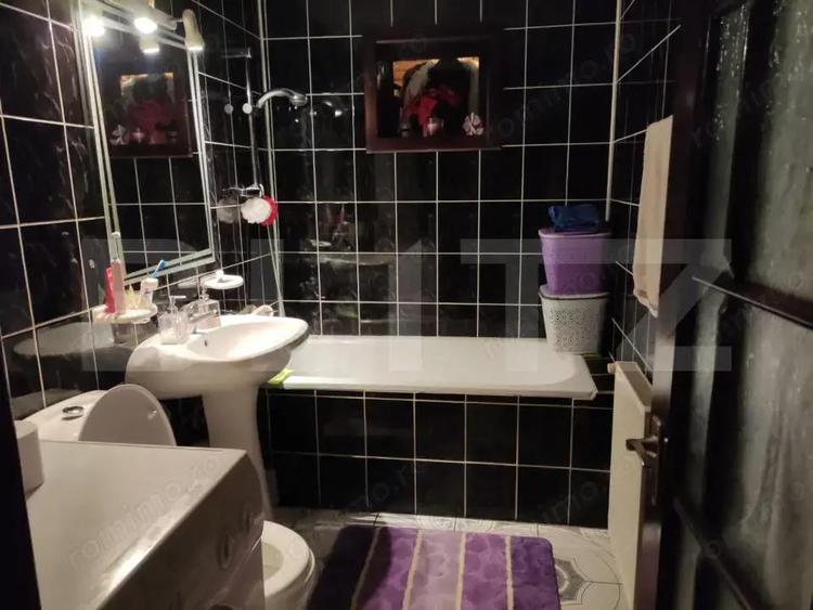 Apartament de vanzare, 3 camere, 80 mp, decomandat, zona Zamca - 2