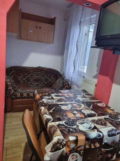 Apartament cu 2 camere de inchiriat pe termen lung nu primim cu animale de companie, fumatori 250 + garantia disponibil din 15 iunie - 15