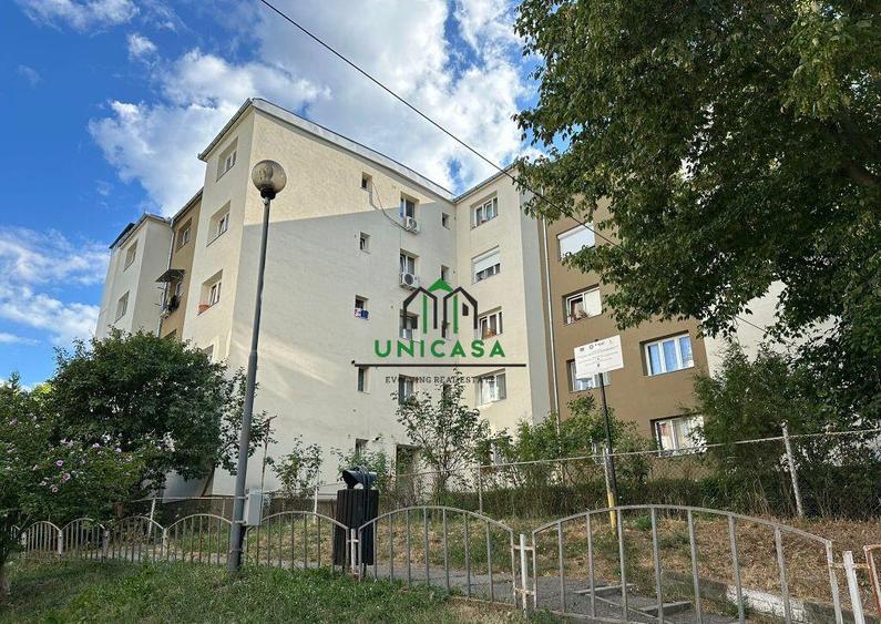 Apartament 3 camere - Zona Petrisor - 1
