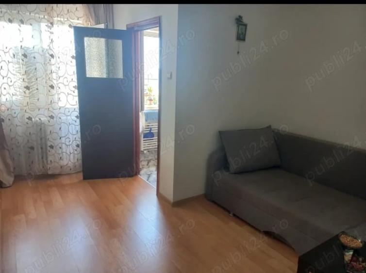 Garsoniera de vanzare - zona Auchan TItan - 3