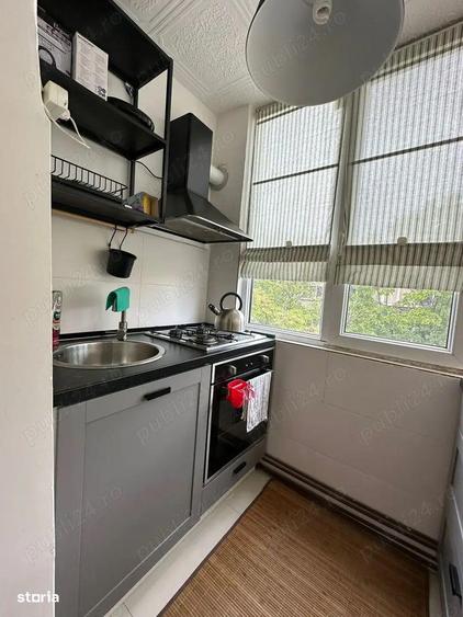 Apartament cu 3 camere decomandat în Aradului