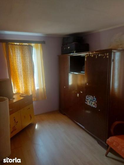 Casa de renovat cu teren 2570 mp in loc. Teiu jud. Arges - 1