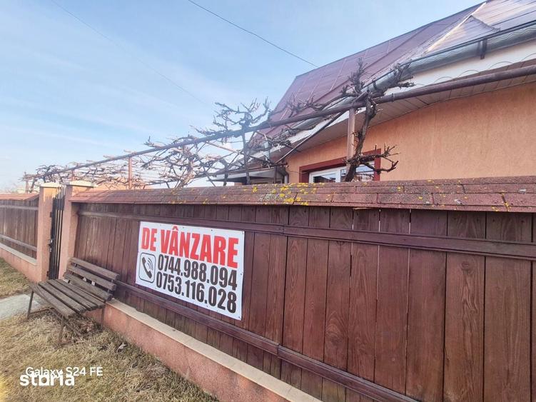 Casa din caramida ?i teren generos, comuna Dobreni - 7