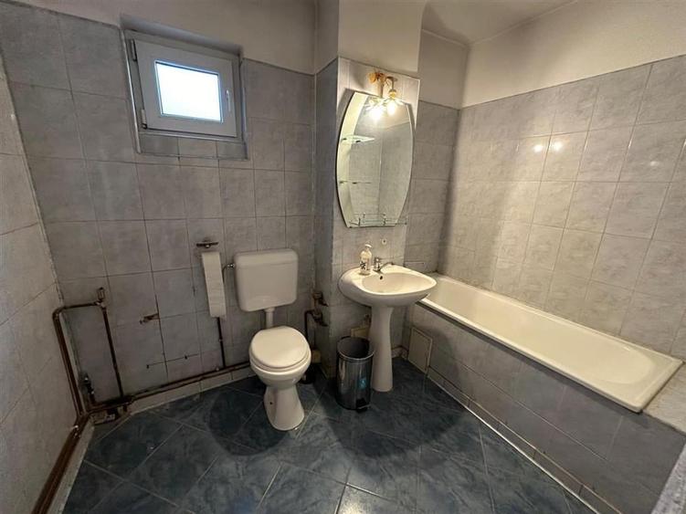 Ocazie! Apartament 3 camere decomandat in zona Malu Rosu - 18
