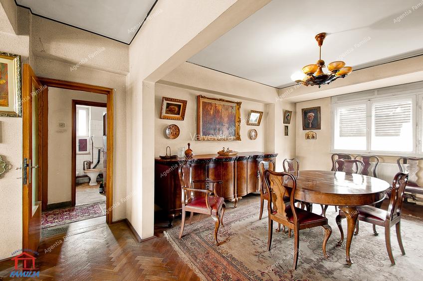 Apartament cu 4 camere decomandat în Central