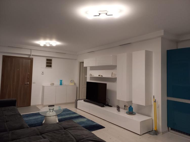 Apartament 3 camere, spațios, parcare, Otopeni - 1