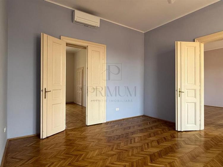 SINAIA - ISTORIC - 5 CAMERE - DECOMANDAT - 2 BAI - CENTRALA PROPRIE - CLIMA - RE - 6