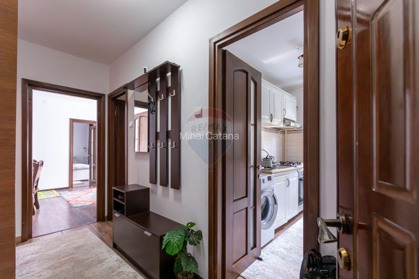 Apartament cu 3 camere semidecomandat, etajul 2, Aleea Parcului