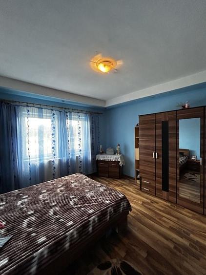 Casa 8 Camere Cu Teren 1500mp In Cermei - 18