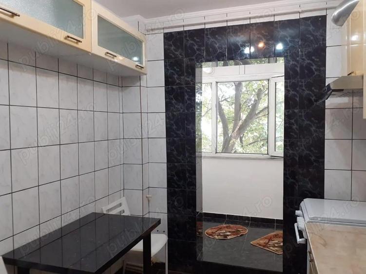 Vanzare Apartament 2 camere cf.1 decomandat,etajul 3, mobilat si utilat, Bulevardul Dorobantilor - 6