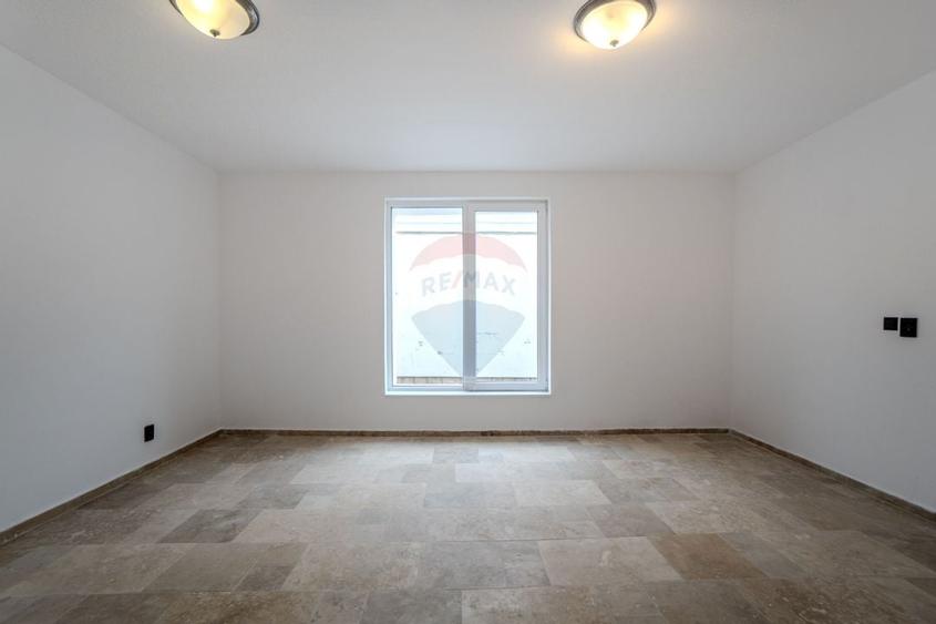 COMISION 0 | Birou modern si luminos la casa cu gradina privata - 9