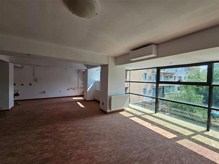 Birouri de inchiriat  de la 120 mp - mentenanta inclusa - 10