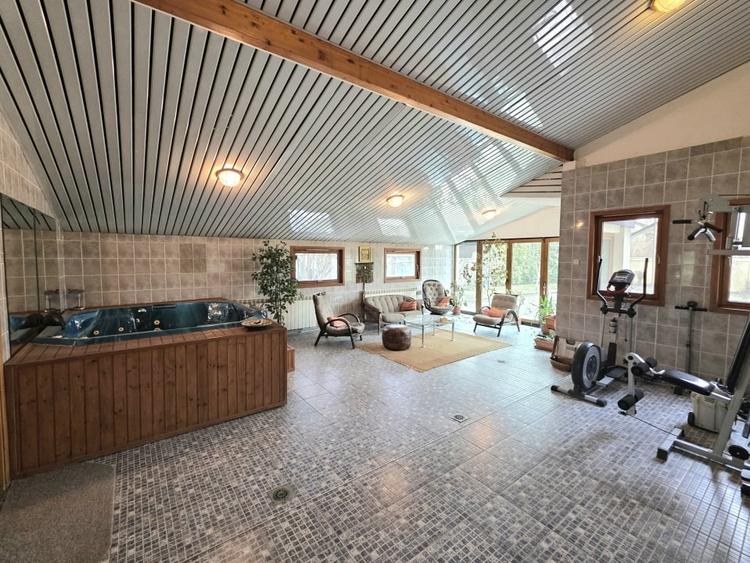 Vila deosebita de vanzare in Otopeni langa ''Ana Aslan'' - arhitectura germana - 41