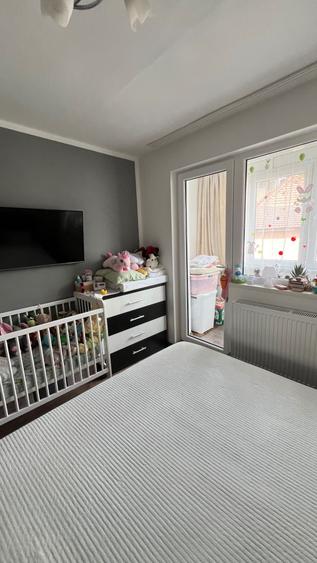 Vand apartament cu doua camere in 8 Martie +garaj+ parcare in fata blocului - 1