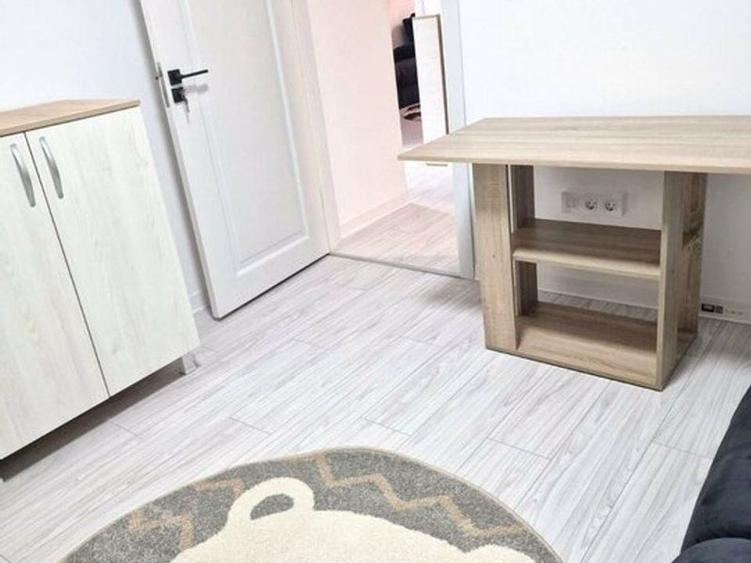 Apartament cu 3 camere, parter - zona Tiglina 2, CEC - 12