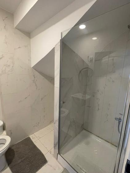 Casă cu 5 camere cu Teren 100 Mp în Central