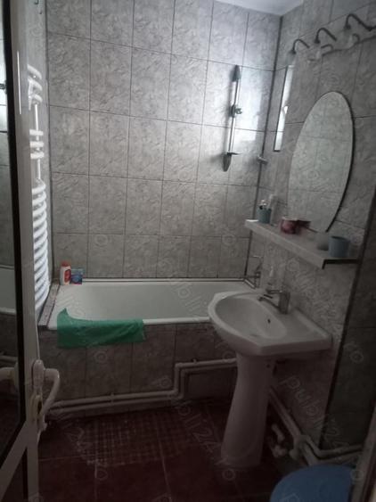 Inchiriez ap 3 cam dec etaj 3 - 3