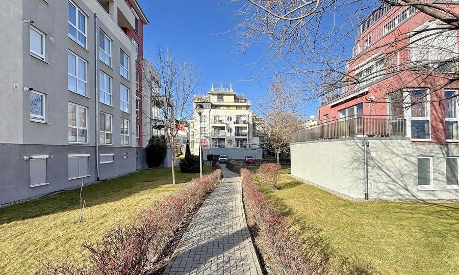 Complex Avantgarden 1 - 5