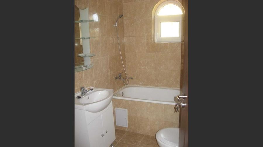 Villa for sale, 9 Rooms, land 4500 sqm, Păulești - 1