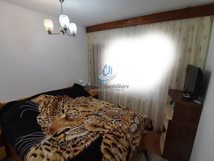 Apartament 3 camere, decomandat, 1 Mai - 3