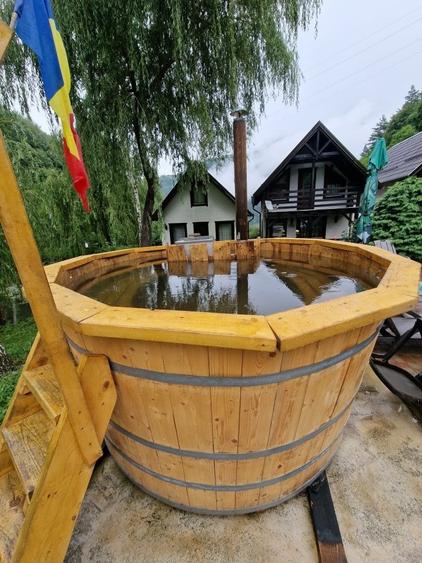 Complex Turistic - 900 mp utili -  teren 3000 mp - Piscina - zona turistica - 48