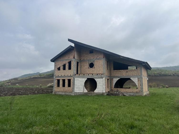 Casa la rosu in Santana de Mures - 1