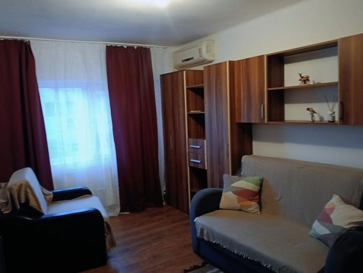 Garsoniera de inchiriat Viziru 4, vizavi de Scoala 31,etaj 2/4 - 6