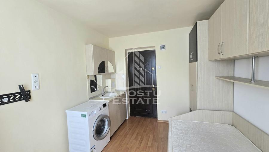 Garsoniera la etaj intermediar, situata in zona Take Ionescu - 2