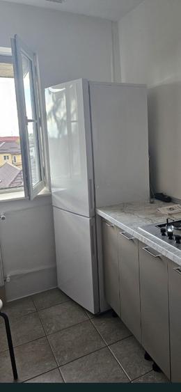 Camera moderna -renovata- Florilor - 8