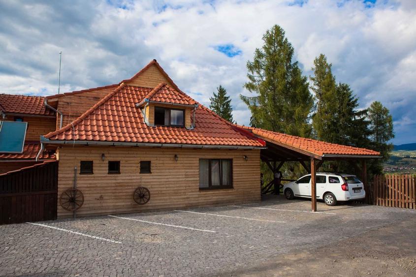 Cabana si Restaurant in Toplita, intre Partia de Schi si Strandul Banffy - 6