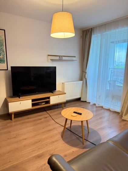 Garsoniera spatioasa, aproape de aeroport - 4