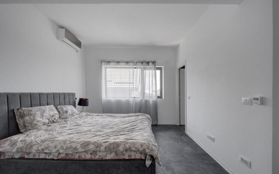 Casa moderna 3 dormitoare,140m2,living generos, loc - 6