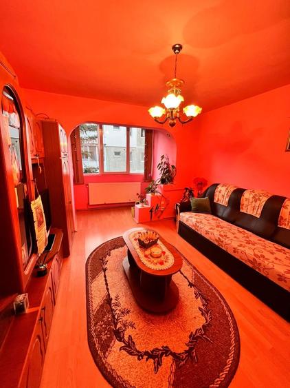 Zona Dambovita | Etaj 3 | Decomandat | Mobilat si Utilat | Disponibil Imediat!!! - 1