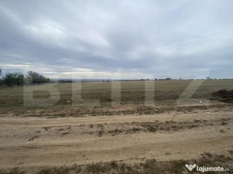 Teren partial intravilan 15000 mp, deschidere 136 m, zona Pa - 3