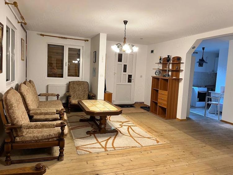 Casă cu Teren 460 Mp în Posada