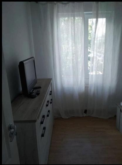 Inchiriez apartament 2 camere in onesti - 2