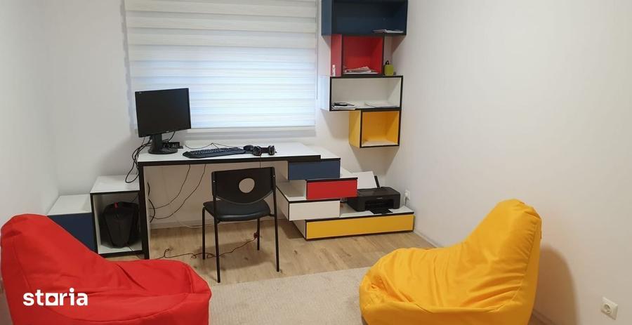 Apartament cu 3 camere, mobilat în Băneasa