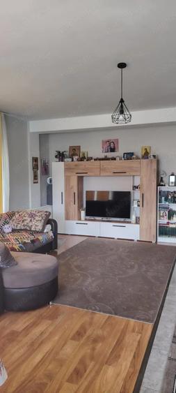 Vand apartament cu 2 camere,pe strada Stejarului,Flore?ti! - 1