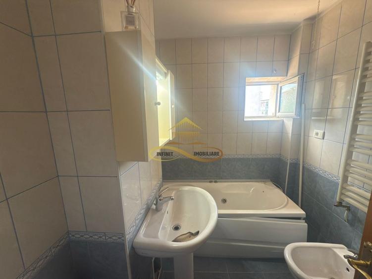 De vanzare apartament 3 camere decomandate Republicii Bacau - 6
