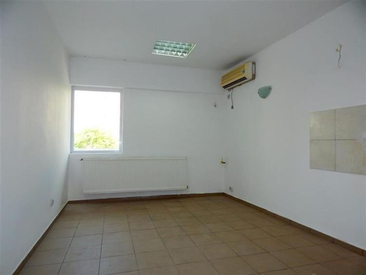 Vila de vanzare pretabila clinica medicala/birouri - 34