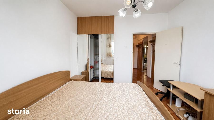 Apartament cu 3 camere decomandat în Astra