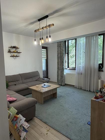 Apartament cu 3 camere decomandat în Bucureștii Noi