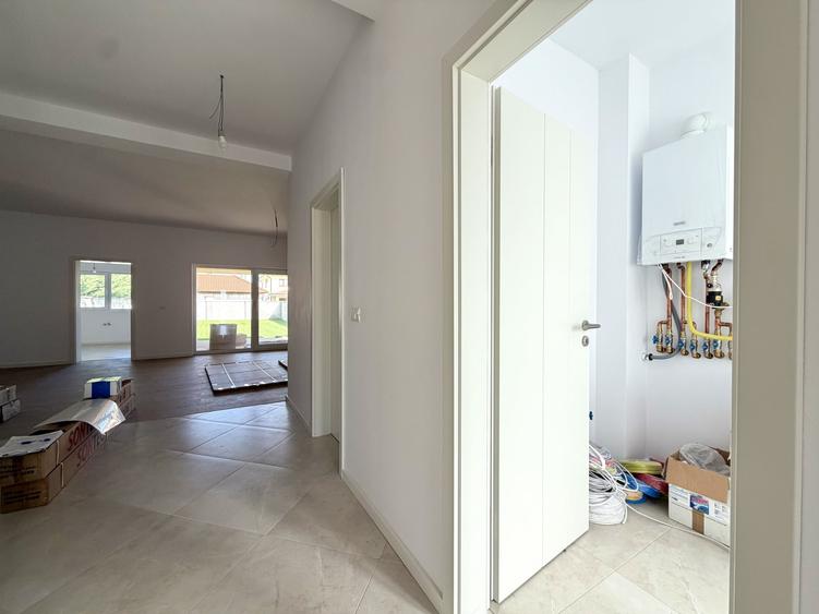 Duplex cu 5 camere cu Canalizare în Dumbrăvița