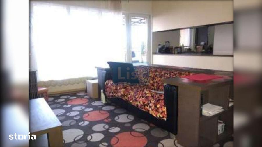 Apartament cu 3 camere în Zorilor