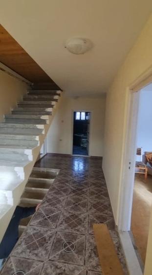 Casă individuală cu 6 camere cu Canalizare în Chiojdu
